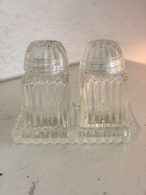 Vintage Clear Glass Salt & Pepper Shakers Set w/ Tray Ribbed Design
